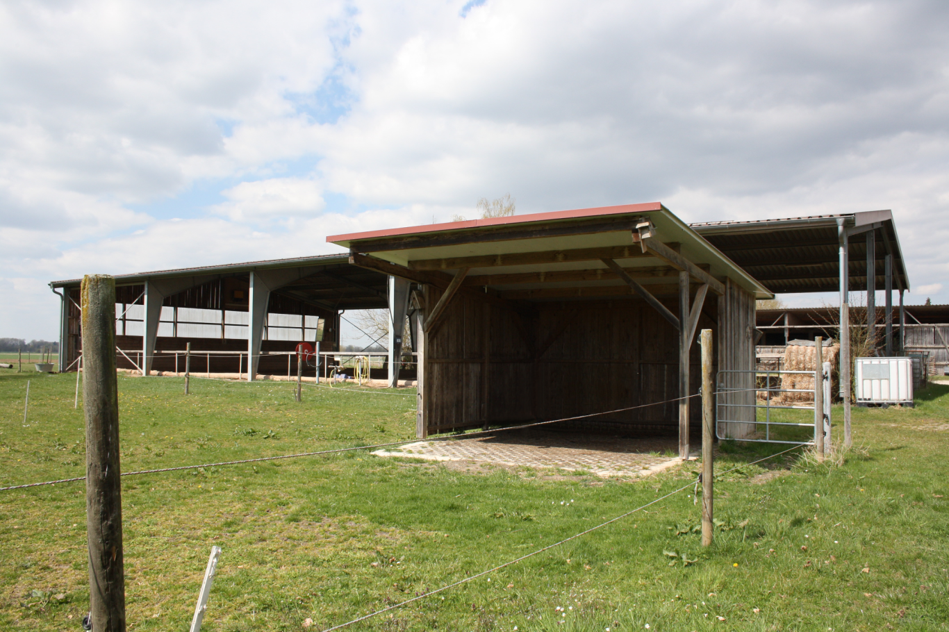 Koppel mit Unterstand